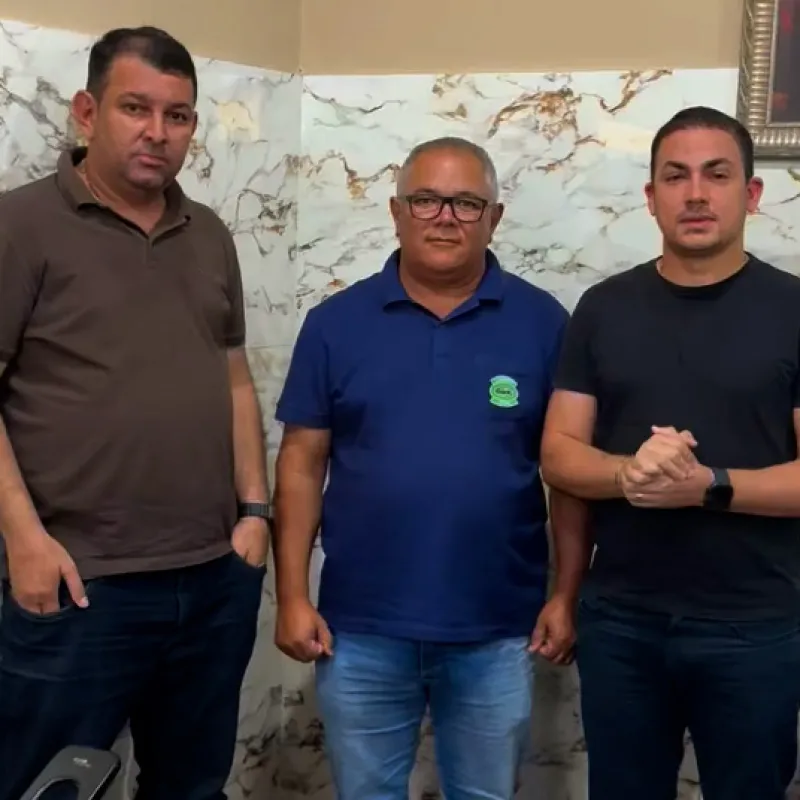 Prefeito de Ituaçu se afasta do cargo e passa a administração para o vice João de Neli