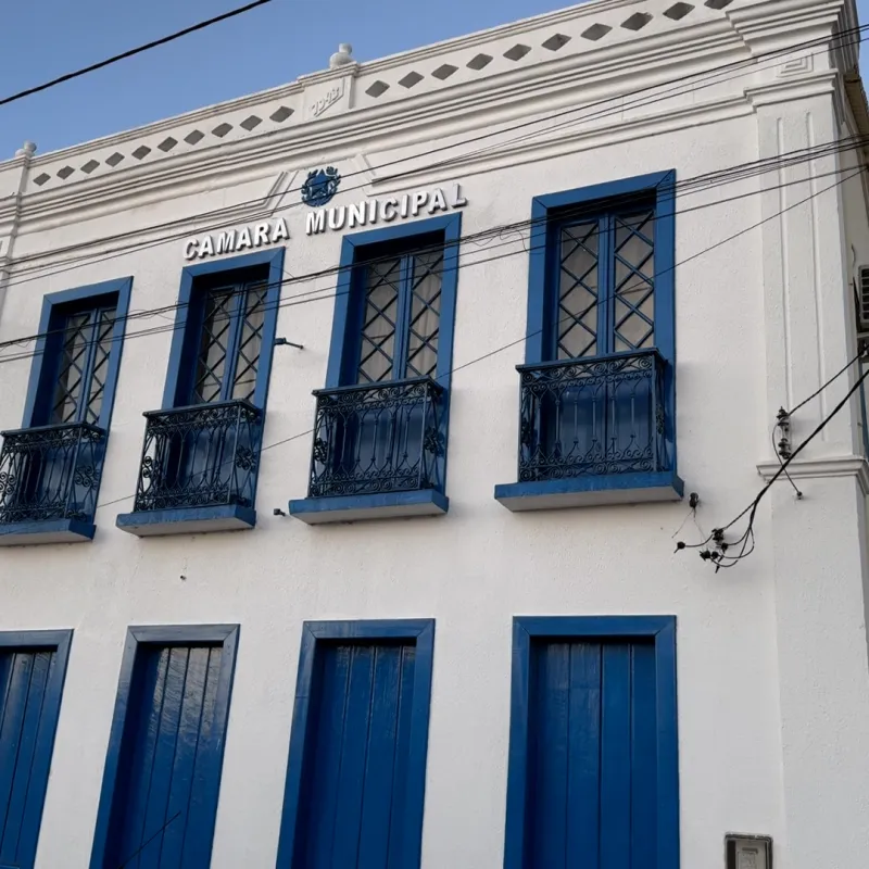 Câmara de Ituaçu abre concurso com 10 vagas e salários de até R$ 3.150