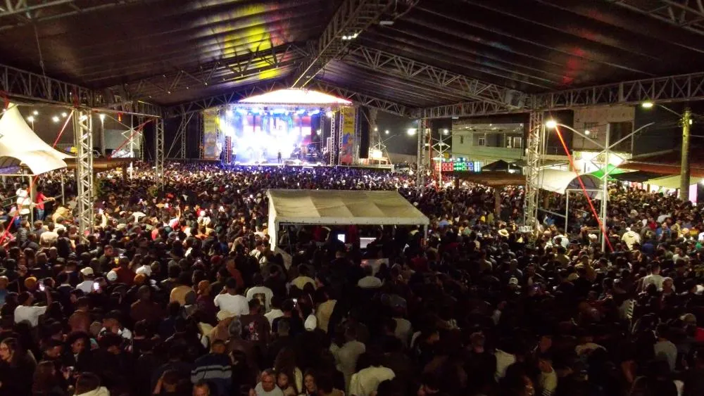 Com shows de Larissa Mello, Unha Pintada e Marcynho Sensação, segunda noite de festejos de Barra da Estiva atraiu grande público