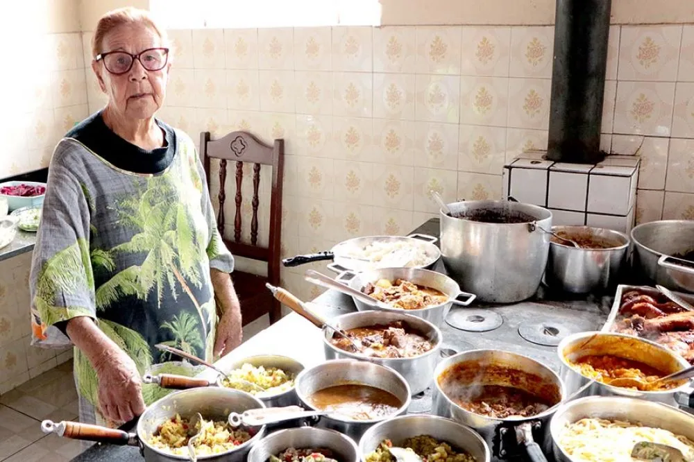 Mucugê se Despediu de Dona Nena: Um Legado de Sabor, Carinho e Memórias no Coração da Chapada