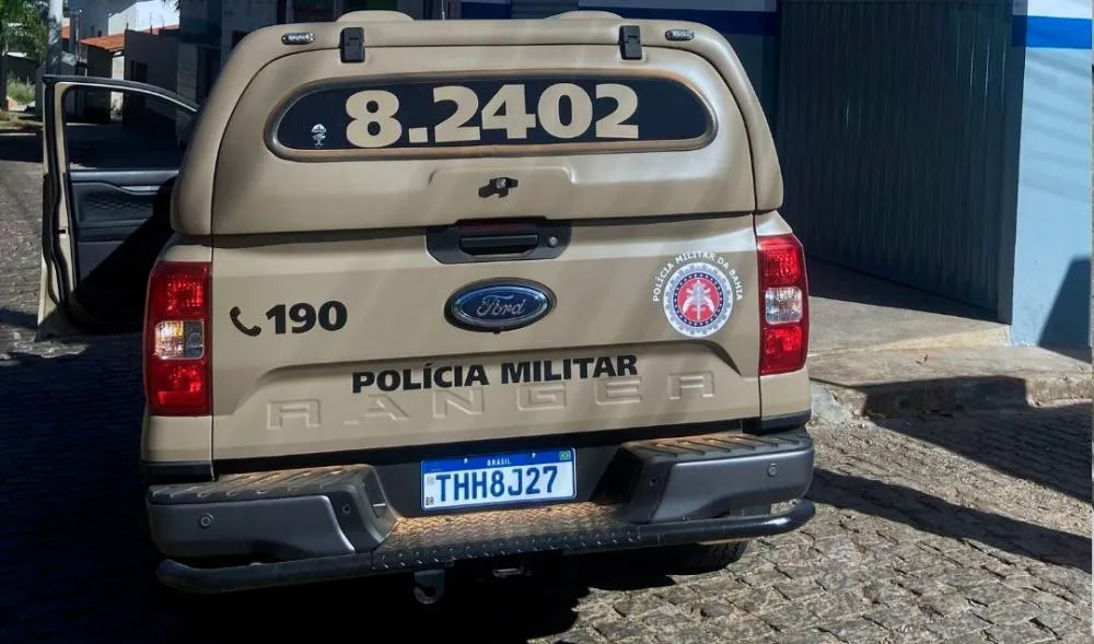 PMBA PRENDE HOMEM SUSPEITO DE VIOLÊNCIA DOMÉSTICA E TENTATIVA DE ESGANADURA CONTRA IDOSA NA ZONA RURAL DE TANHAÇU