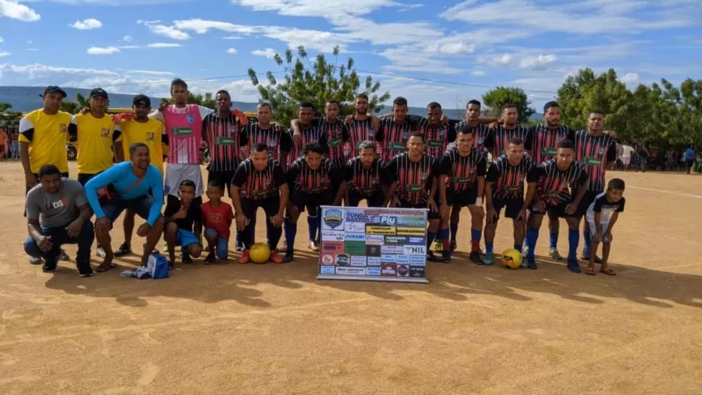 Realizada a final do campeonato de futebol de Olhos d'água do Cruzeiro em Iramaia