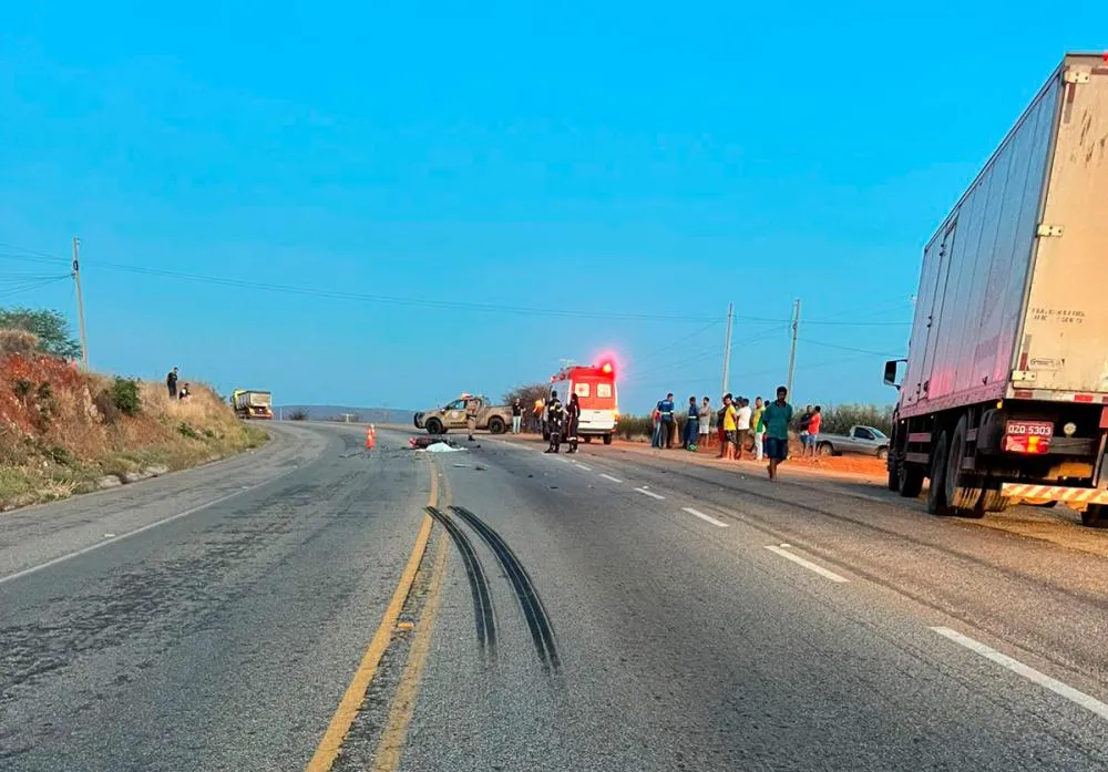 Motociclista Morre em Colisão Frontal com Caminhão Próximo a Anagé