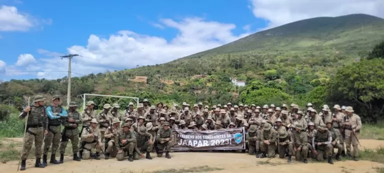 Alunos-a-oficial são treinados por especializada na Chapada Diamantina