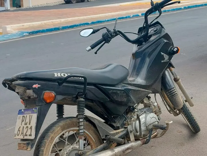 Polícia recupera moto roubada em Tanhaçu