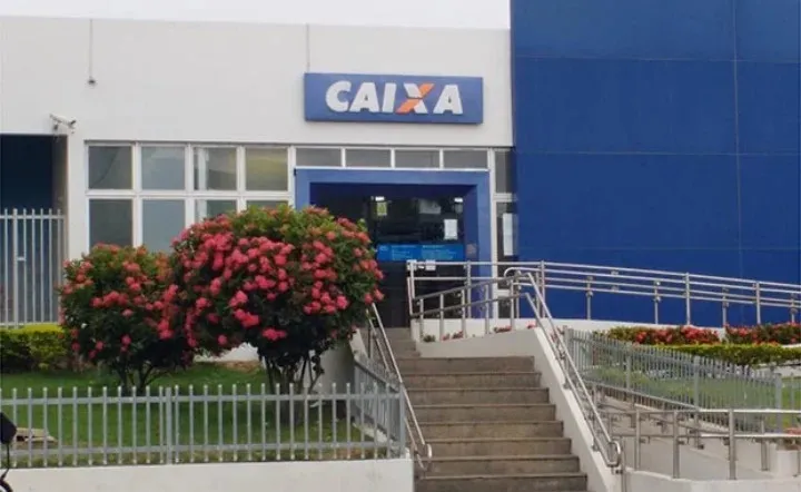 Caixa Econômica de Brumado é furtada, bandido acessou as depências pelo teto