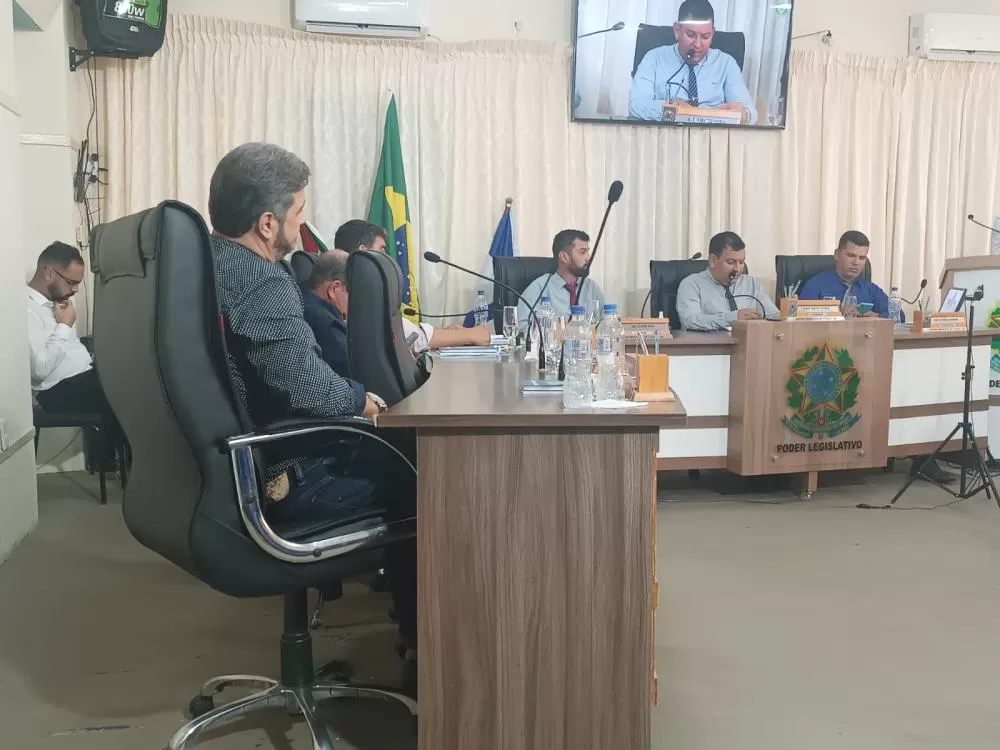 Após pressão da categoria, Câmara de Vereadores de Ituaçu adia votação do piso salarial de enfermagem